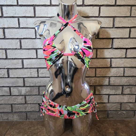 Tropic SplashFYSSanta Cruz Bikini Set